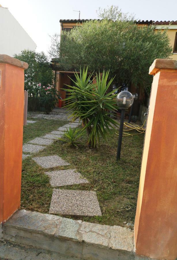Donna Violante Porto Corallo Affittacamere Вилапуцу Екстериор снимка